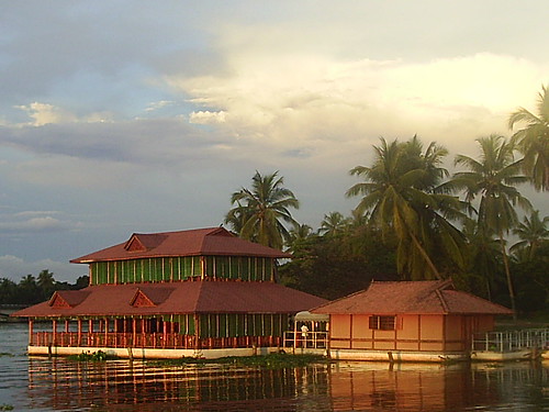 floating restaurant