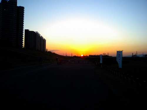 the last sunset of the year 2006 at the flood plain of the Yodo liver