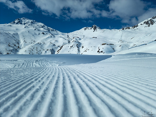 Skiing near Gotschnagrat - Davos Persenn - Graubünden - Switzerland