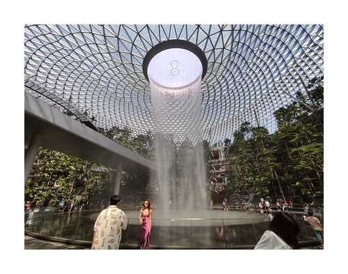 Changi Airport - Rain Vortex