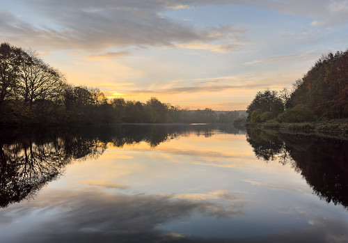 Sonenaufgang am Fluss