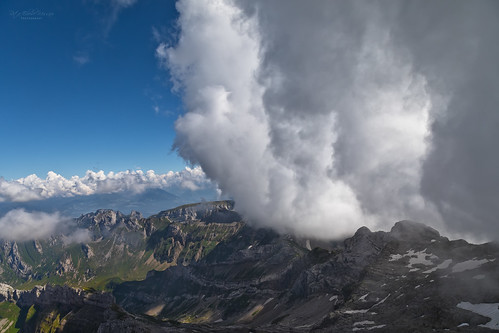 Approaching clouds  (full size)